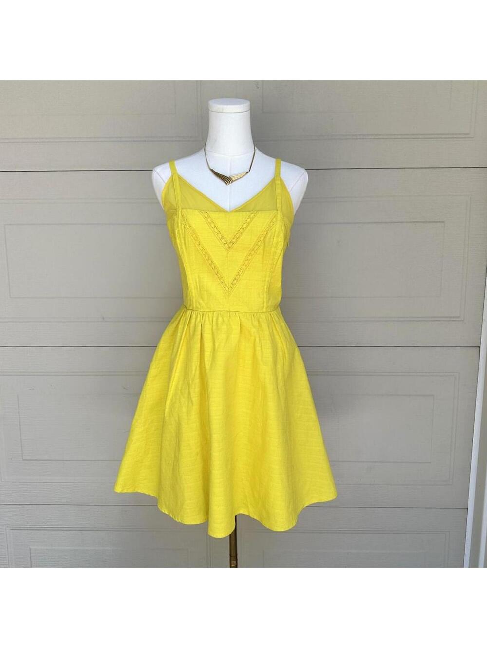 2010s Era Jessica Simpson Yellow Fit and Flare Dress W/ Lace Detail (4)